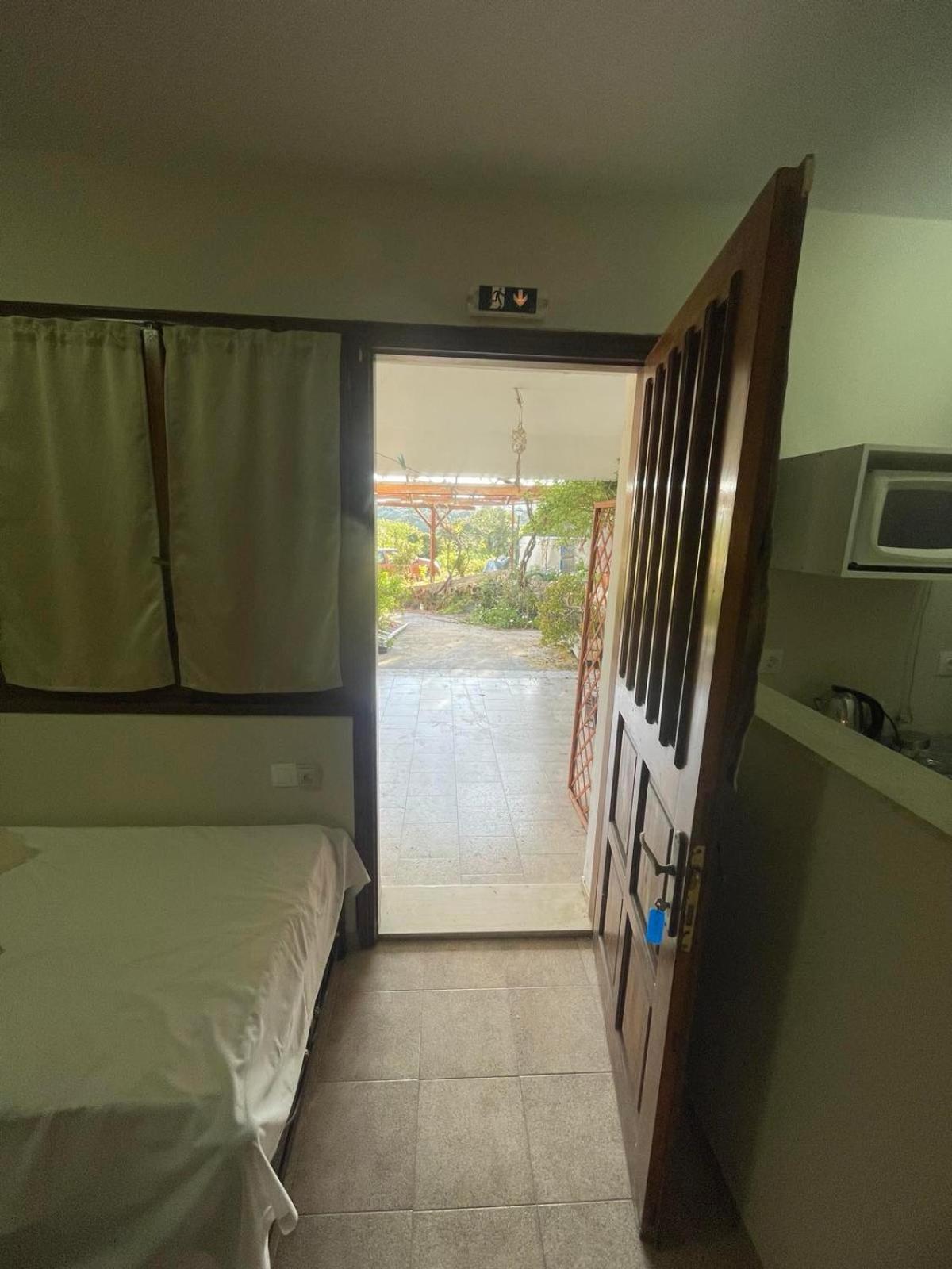 Vasilikos Apartments Paralia Agias Foteinis Eksteriør billede