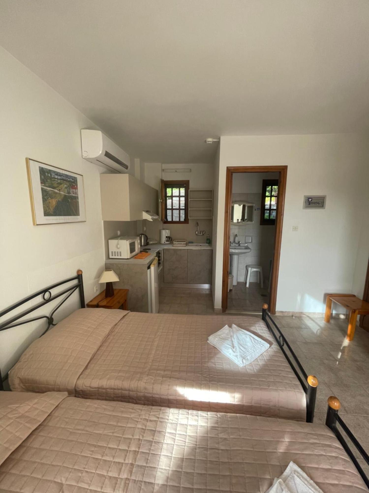 Vasilikos Apartments Paralia Agias Foteinis Eksteriør billede