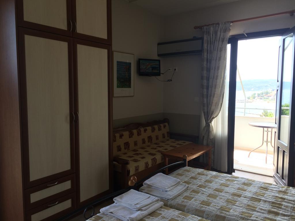 Vasilikos Apartments Paralia Agias Foteinis Eksteriør billede